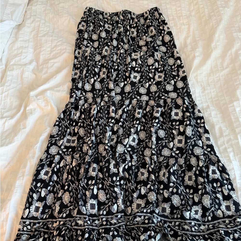 Max Studio Black and White Floral Maxi Skirt